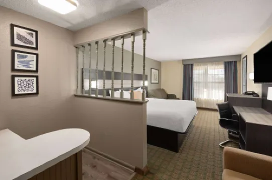 Travelodge by Wyndham Perry National Fairgrounds Area I-75