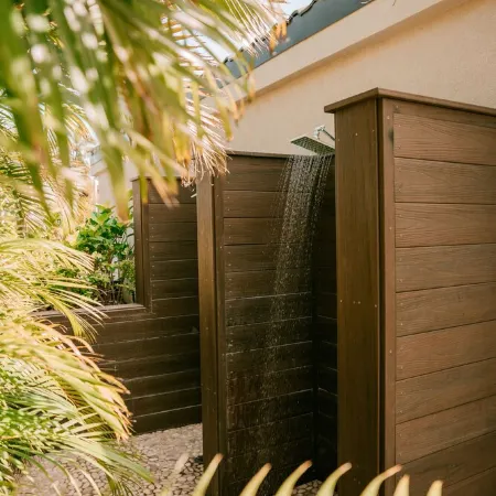 2 Bedroom Luxury Condo at the Terrace. Walk to Beach & Hotel.