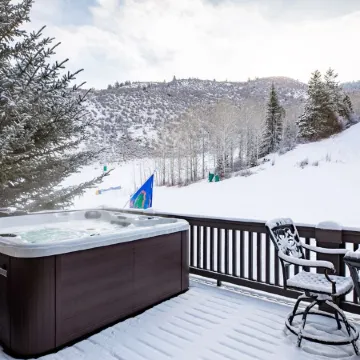 Luxurious Ski-in Ski-out Home in Arrowhead community