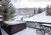 Luxurious Ski-in Ski-out Home in Arrowhead community