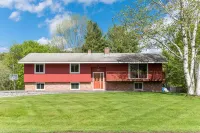 Modern And Spacious Berkshires Retreat 5 bdrm 3 bath