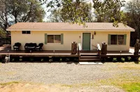 Cozy Bear Hollow  " Cozy, rustic charming, a great value"