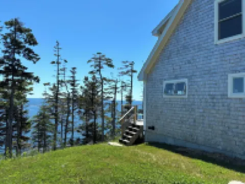 Beautiful Seaside cottage with stunning views 聖喬治酒店