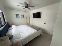 New & Stylish 2 bedroom condo with great views. Close to downtown & ski lifts