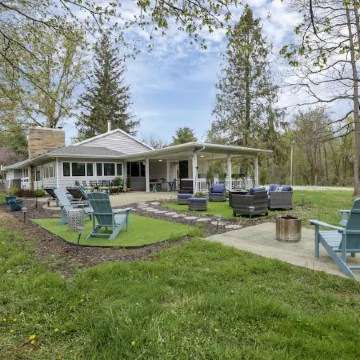 Secluded & Fancy Lake House. Free Kayaks & Canoe!