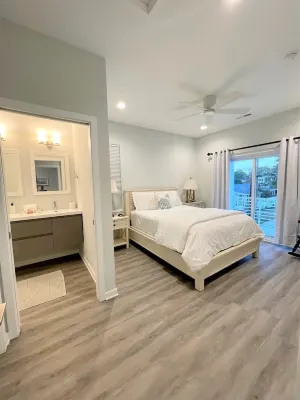 New & Modern Beach Home with Golf Cart!