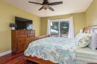Best house in Old Orchard Beach..STEPS/BEACH,  surf!!!! 4 bedroom