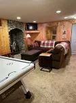 Gorgeous Ski Chalet with Game Room & Hot Tub on Okemo Mt. under 1 mile to base!