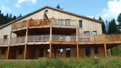 quiet apartment at the col des feignes, panoramic view of the station honneck Hôtels à proximité de : Stade municipal du Planot-Paris