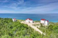 Birch at Lake Bluff Preserve-Spectacular Lake Michigan Views-Sleeps 20 Hotels in Crystal Lake Township