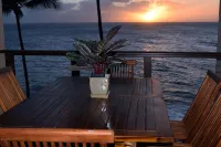 STUNNING OCEANFRONT * Poipu's Best View * New Air Conditioning throughout