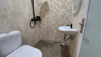 T-QLa Industrial Co-living Hotell i North Wenang
