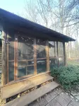 Secluded Log Cabin with trail to North Point County Park to the beach.