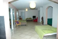 LE MAS DE L'OLIVIER ARLES 10-18 pers SEE DETAILED RATES--CHEF CUISINI POSS.