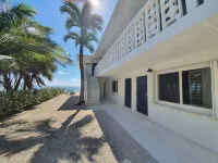 Direct Ocean Front, Beautiful Views, Close to Everything. MONTHLY RENTALS ONLY