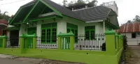 Villa UMI Syariah Hotel dekat LOTEK GILING 5 BERSAUDARA
