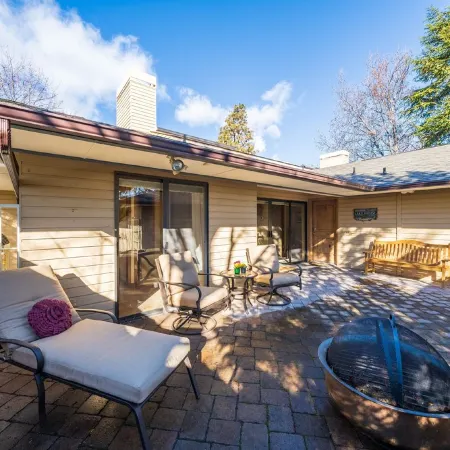 Wapato Point Halmalka Condo 502-B 2 Bed 2 Bath Sleeps 5-6, Close to Outdoor Pool