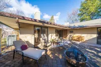 Wapato Point Halmalka Condo 502-B 2 Bed 2 Bath Sleeps 5-6, Close to Outdoor Pool