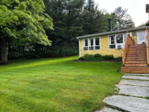 Charming lake house retreat, great for the whole family! 45 min to Cooperstown! Hotels in Chenango County