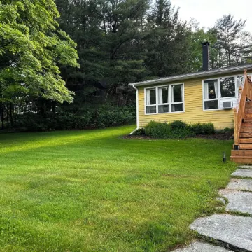 Charming lake house retreat, great for the whole family! 45 min to Cooperstown!