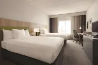 Country Inn & Suites by Radisson, Shoreview-Mounds View, MN - parking