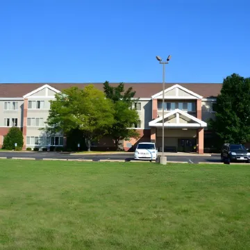 Days Inn & Suites by Wyndham Madison