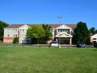 Days Inn & Suites by Wyndham Madison