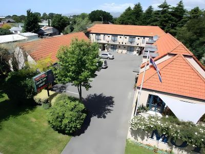 Bush Inn Court Motel