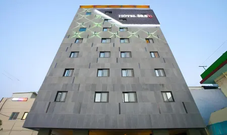 Hotel 385 Отели рядом с достопримечательностью «Yeojwacheon Stream»