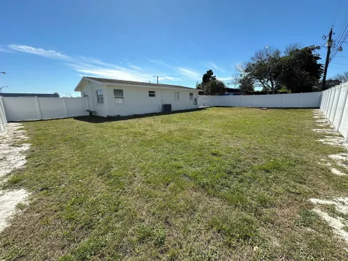 The Country Club Cottage NEW! Watch launches from driveway or walk to the river!