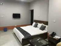 Royal Continental Suites and Apartments فنادق في Owode Ede