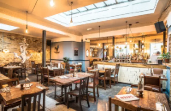 哈克尼古船旅館