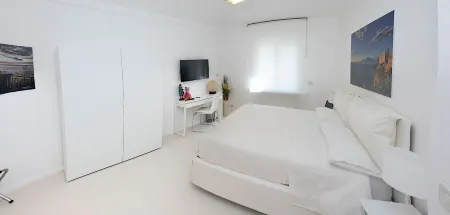 Apartment in the center of the Sorrento Coast Отели в г. Вико-Экуэнсе