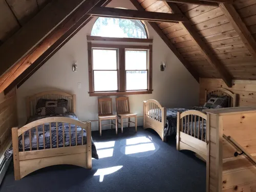 4 BR - 1 BA - Sleeps 9