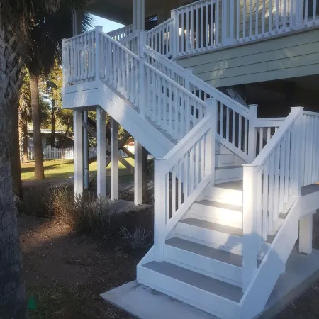 4BR Home with Private Dock on Warm Spring Fed Canal with Gulf Access