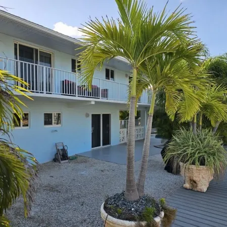 Turtle Cove! Heated Pool, Spa, Dockage, Pet Friendly, Kayak, Oceanside!