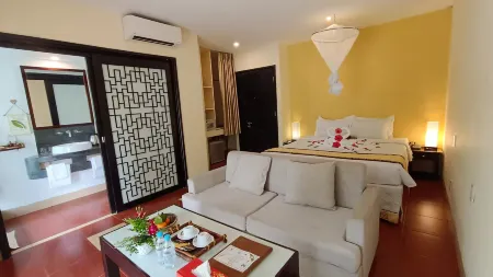 Hue Riverside Boutique Resort & Spa Отели рядом с достопримечательностью «Hon Chen»