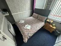 Runway Guest House - Adult Only