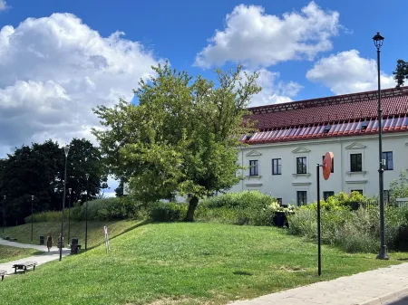 Vilnius Apartments & Suites – Old Town Отели рядом с достопримечательностью «404»