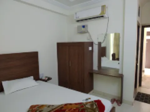 Hotel Green Palace and Ujala Restaurant Hotels in Azamgarh