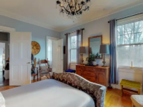 Gardner Farm Inn Hotels in Troy