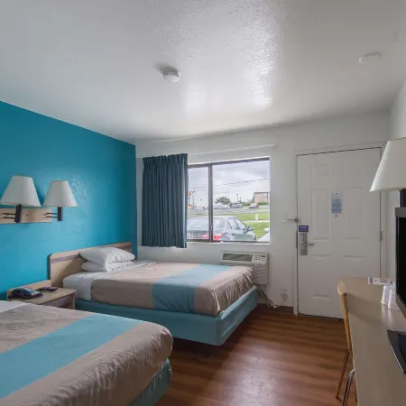 Motel 6 Kansas City, MO - Airport