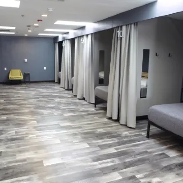 Stay Classy Hotels near Santa Fe Depot