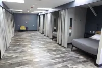 優雅仕客棧 鄰近REV的酒店