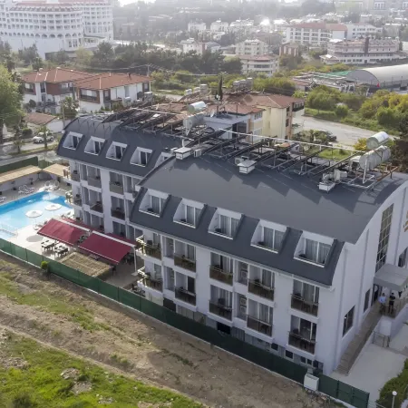 A Hotel Side Отели рядом с достопримечательностью «Озеро Титреенгёль»