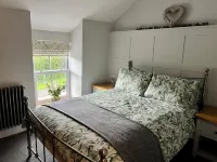 Penderyn Cottage Waterfall Country Brecon Beacons - parking