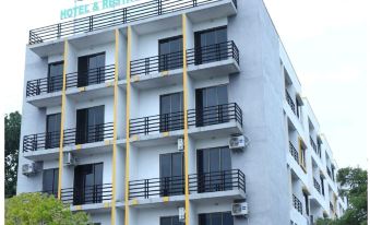mani hotel and restaurant