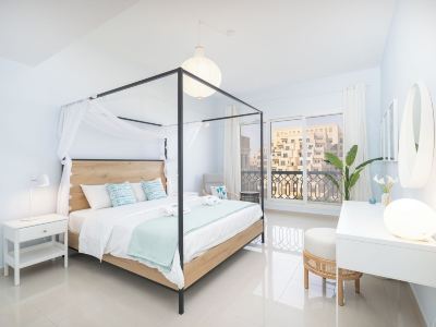 Contemporary Living by the Sea & 2Bd & New Listing