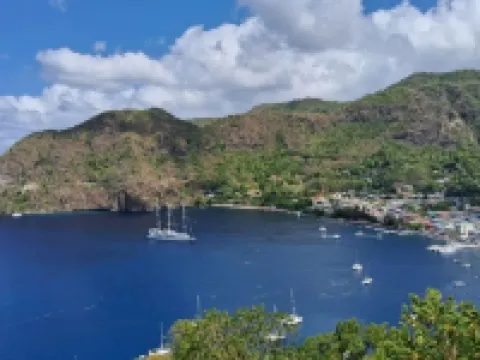 Clavier's- AirCon- Seaside- FamilyFriendly Hotels in Soufriere