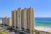 Bahama Breeze by Avantstay Gulf Front, 2 Pools, Beach Chairs Included!